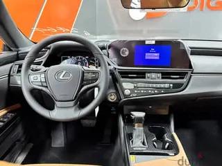 لكزس IS Series 2025