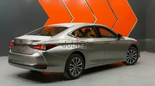 لكزس IS Series 2025