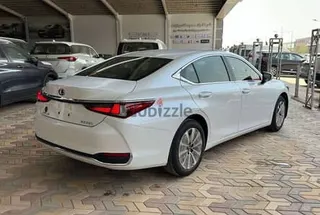 لكزس IS 250 2025