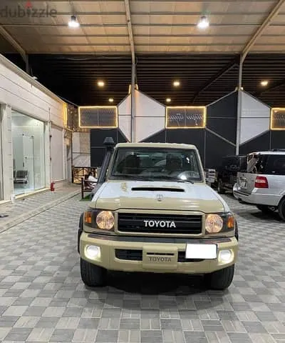 Toyota Land Cruiser Pickup 2023