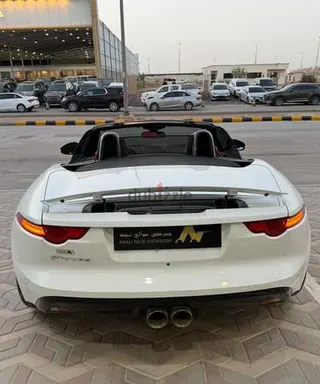جاكوار F Type 2014