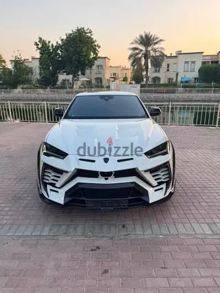 لامبورغيني Urus 2025
