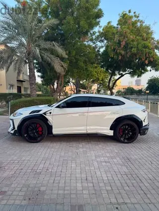 لامبورغيني Urus 2025