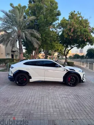 لامبورغيني Urus 2025