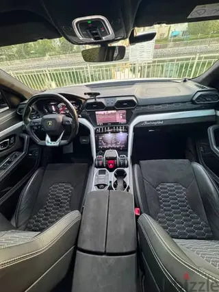 لامبورغيني Urus 2025
