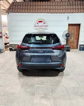 Lexus UX 200 2023