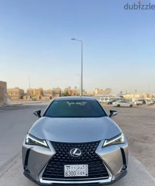 لكزس UX 200 2023