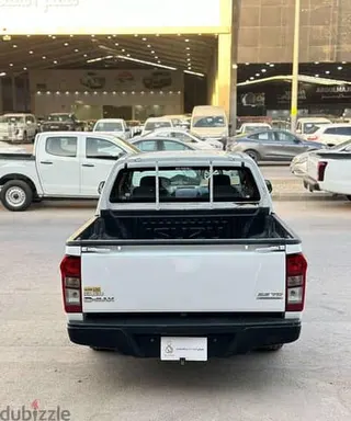 إيسوزو ديماكس 2019