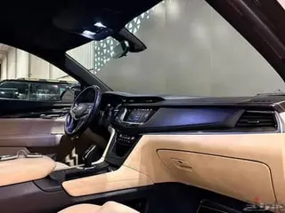 كاديلاك XT5 2017