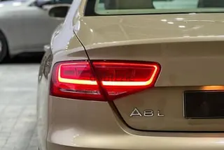 أودي A8 2012