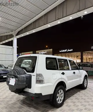 ميتسوبيشي باجيرو 2013
