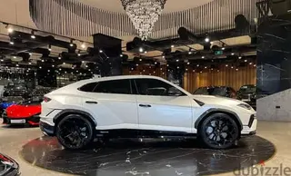 لامبورغيني Urus 2024