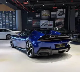 Ferrari 12 Cilindr 2025