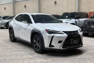 لكزس UX 200 2019