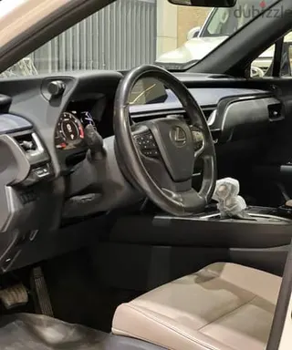 لكزس UX 200 2019