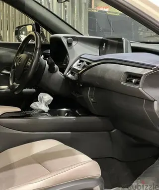 لكزس UX 200 2019