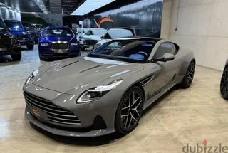 Aston Martin DB12 2025