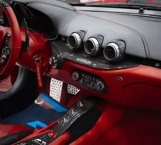فيراري F 12 Berlinetta 2015