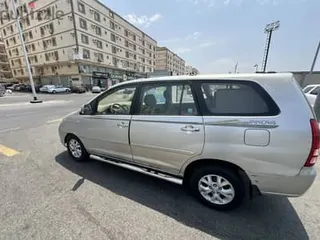تويوتا Innova 2006