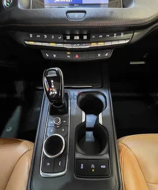 كاديلاك XT4 2021