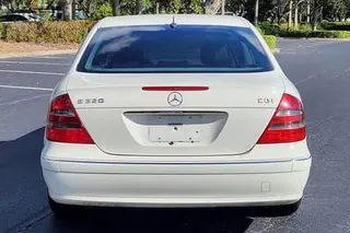 مرسيدس بنز E Class 2006