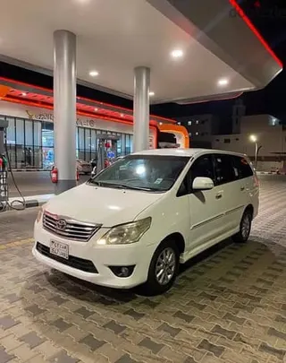 Toyota Innova 2012