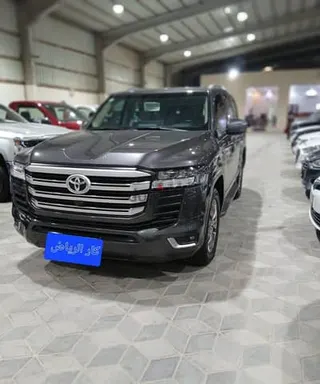 تويوتا لاند كروزر 2023