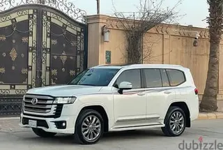 تويوتا لاند كروزر 2024