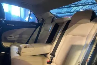 كرايسلر 300 2017