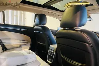 كرايسلر 300 2017