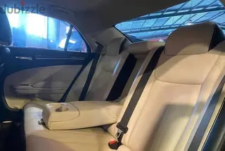 كرايسلر 300 2017