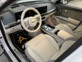 جينيسيس GV60 2024