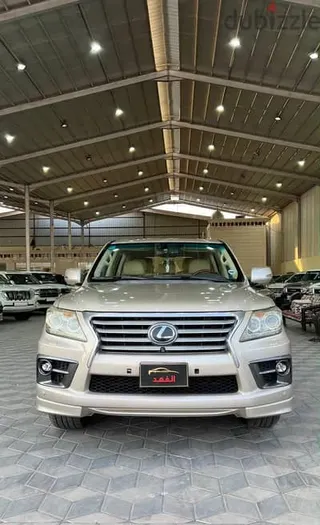 Lexus LX 570 2013