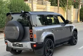 لاند روفر ديفندر HSE 2022