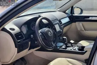 فولكس واجن Touareg 2015
