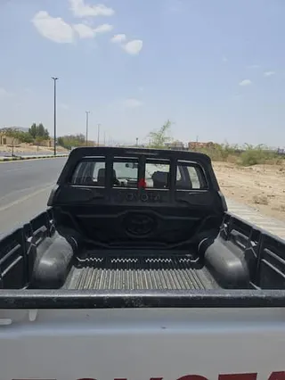 تويوتا هايلكس GLX 2010