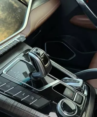Geely Azkarra 2021