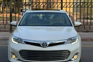 تويوتا افالون 2015