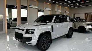 لاند روفر ديفندر Octa 2026
