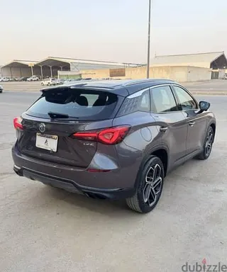 إم جي One 2023