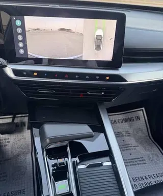 إم جي One 2023