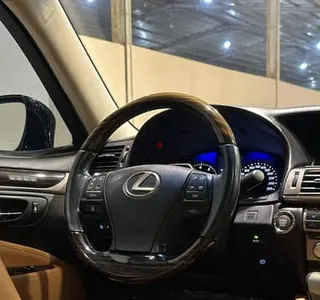 Lexus LS 460 2017