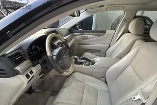 لكزس LS 460 2023
