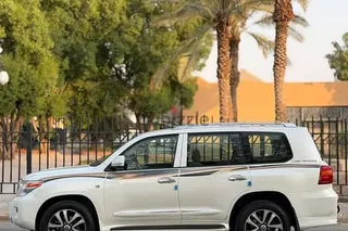Toyota Land Cruiser GXR 2011