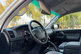 Toyota Land Cruiser GXR 2011