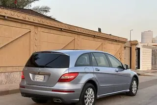 مرسيدس بنز R 300 2011