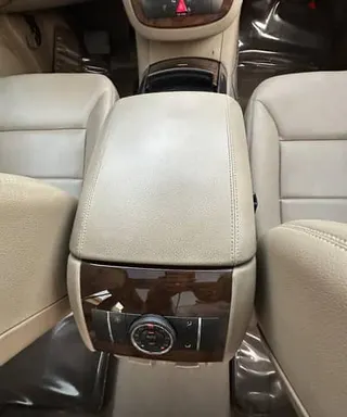 مرسيدس بنز R 300 2011