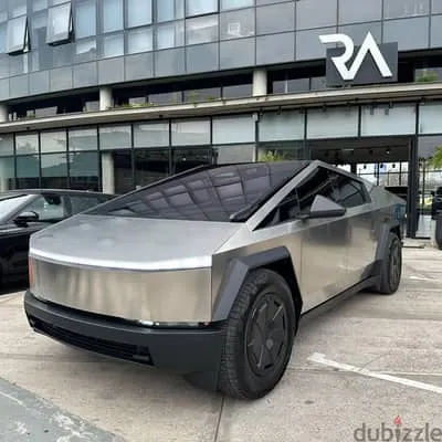 Tesla Cybertruck 2025
