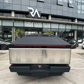 تيسلا Cybertruck 2025