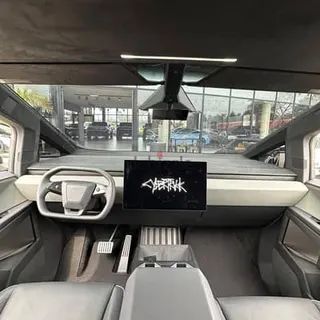 تيسلا Cybertruck 2025